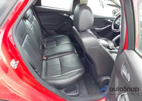 2013 Ford Focus Se z USA, uszkodzony, nr VIN 1FADP3K23DL247701